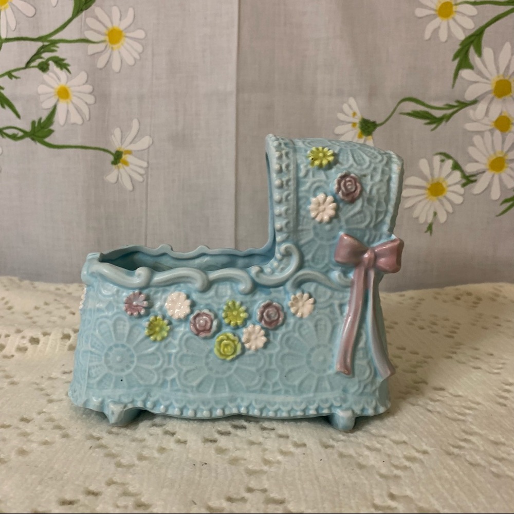 Vintage 60s pastel blue bassinet drum baby planter - Picture 4 of 7